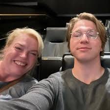 Gabe Brown Unrecognizable In New Photos, Reportedly Working A "9 am-to-9  pm" Job To Support His Family!!!