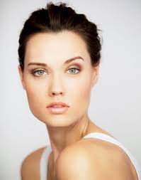 The new york native came into the competition while still studying at paul smith's college for a degree in hotel resort tourism management (via linkedin). Daily Sundial Talks Modeling With America S Next Top Model Winner Laura James The Sundial
