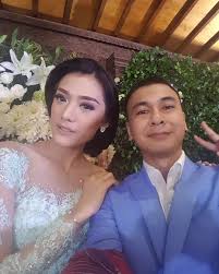 Dengan ini saya mengajukan lamaran pekerjaan untuk mengisi lowongan tersebut. Sah Bakal Nikah Begini 9 Potret Lamaran Raditya Dika Dan Anissa Aziza