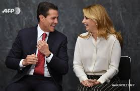 Immediately, jokes and tweets on twitter with the tags #nosoylaseñoradelacasa (#i am not the house wife) became trending topic in mexico.9 peña nieto. Yuri Cortez On Twitter Mexican Ex President Enrique Pena Nieto And His Wife Soap Opera Star Angelica Rivera Are Getting Divorced The Former First Lady Said February 08 2019 Mexico Epnews Epn Angelicarivera