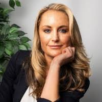 Mary Snover's Instagram, Twitter & Facebook