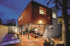 The nuance of modern will totally look from this white house. 3 Storey Modern House With Timeless Design