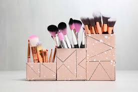make your own makeup brush organizer