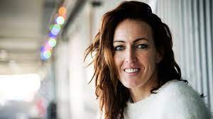 Therese alshammar, née le 26 août 1977 à solna, comté de stockholm, est une nageuse suédoise. Therese Alshammars Oro For Sina Barn Berattar Om Uppvaxten