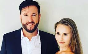 Maybe you would like to learn more about one of these? Michael Wendler Laura Baby Alarm Rettet Der Nachwuchs Ihre Ehe Schlager De