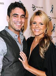 Ali fell in love with roberto's charm, leading her to say yes when the heartthrob proposed in the finale. Bachelorette Ali Fedotowsky And Roberto Martinez Anniversary People Com