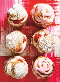 Choux A La Creme Aux Framboises Ricardo Recipe Raspberry Cream Puff Cream Puffs Ricardo Recipe