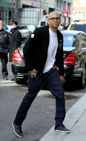 Chris Brown Photos Photos Chris Brown Returns To His Hotel Mens Fashion Casual Winter Mens Fashion Casual Outfits Mens Fashion Casual