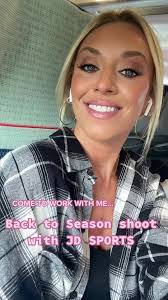 Abbie Summers's Instagram, Twitter & Facebook