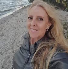 Anyone use those neck pillow when flying any good ???