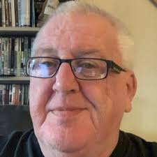 Should we hire a car or use tour buses to visit castles and Glencoe in  Scotland?