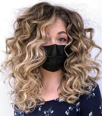 Sexy tousled wavy bob for brunettes. 30 New Honey Blonde Hair Color Ideas For 2021 Hair Adviser