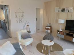 Un Salon A La Deco Scandinave Par Sophie Ferjani Deco Deco Salon Deco Scandinave