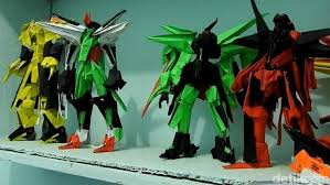 Sekarang saya akan membahas cara membuat origami 3d berbentuk keroppi. Hebat Kakak Adik Penderita Lumpuh Bikin Origami Robot Sekeren Ini