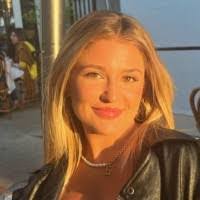 Ellie Turner's Instagram, Twitter & Facebook