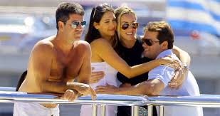 Lauren and simon started having an affair when news broke out that she was pregnant with his child. Simon Cowell Fathers Baby With Friend S Wife Hot Buzz