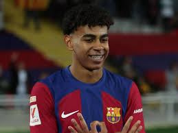 Así es la sencilla casa de Lamine Yamal en el complejo de La Masía: muebles  estándar, cocina integrada y mucho orden – La 100