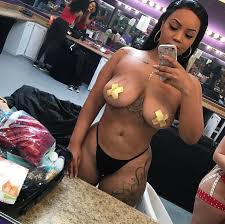 Random pics from twitter - ShesFreaky