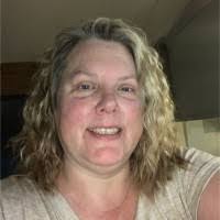 Carrie Hooper's Instagram, Twitter & Facebook