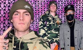 Cindy crawford's son is continuing to raise eyebrows with his radical transformation on social media. Cindy Crawford S Son Presley Gerber 20 Gets The Word Misunderstood Tattooed On His Face Daily Mail Online