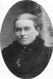 Annie Mcnally's Instagram, Twitter & Facebook