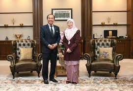 Seorang perdana menteri juga adalah bertanggungjawab untuk. Dr Wan Azizah Ismail On Twitter Pertemuan Dengan Ketua Setiausaha Negara Ds Dr Ismailbakar60 Di Pejabat Timbalan Perdana Menteri