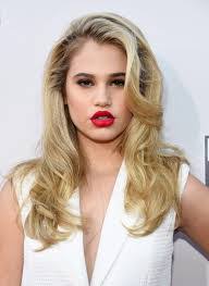 Meredith Reeves's Instagram, Twitter & Facebook