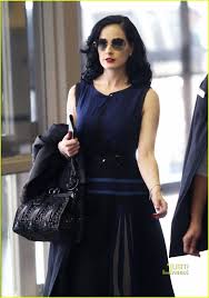 Expert makeup artist, jane von vintage shows you how by giving miss. Remember That Time Dita Von Teese Looked Like Crap Bsb Beauty News Makeup Swatches And Pictures Nail Polish Articles Makeup Tutorials Product Reviews And How To S From A Mac Trained Makeup Artist