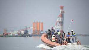 Dana pembangunan pelabuhan patimban itu antara lain dibiayai dari pinjaman pemerintah jepang sebesar 118,906 miliar yen atau sekitar rp 14,2 triliun. Proses Pembangunan Pelabuhan Patimban Di Subang Tahap 1 Sudah Capai 13 Persen Tribun Jabar