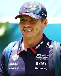 Running it back with another epic car meet in Miami. Miami Car Culture x  @valvoline #MiamiGP