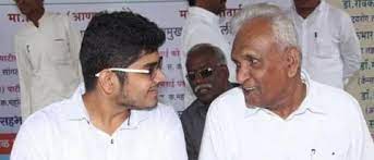 Deshmukh has represented sangola of solapur district in. à¤—à¤£à¤ªà¤¤à¤° à¤µ à¤š à¤µà¤• à¤¤à¤¶ à¤°à¤ªà¤£ à¤­ à¤µà¤² à¤†à¤° à¤†à¤° à¤†à¤¬ à¤š à¤¯ à¤ª à¤¤ à¤° à¤² Ganpatrao Deshmukh S Punctuality Politics Marathi News Sarkarnama