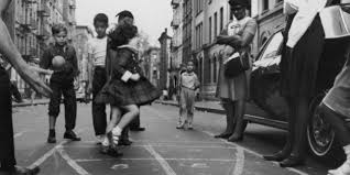 Maybe you would like to learn more about one of these? 21 Fotos Antiguas De Ninos Pasandoselo En Grande Sin Necesidad De Internet El Huffpost