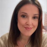 40+ perfiles de «Adra»