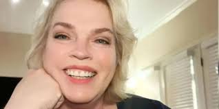 Sister Wives: Janelle Flaunts New Life In North Carolina! Living On A Beach  House?..See below in the comments👇