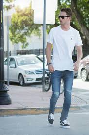 How To Wear White T Shirt 7 Coolest Looks Mens Casual Outfits Mens Outfits Stylish Mens Outfits