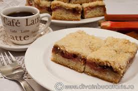 Tartă cu rubarbă și căpșuni. Prajitura Cu Rubarba Si Capsuni La Cafea Diva In Bucatarie