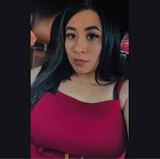 Who makes mums and garters in Valley View?