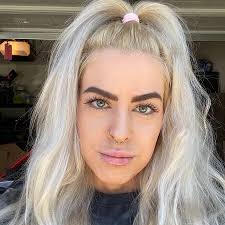 Lorin Hicks's Instagram, Twitter & Facebook