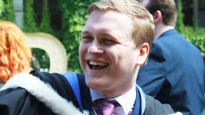 Mangia una pizza ordinata su Deliveroo e muore a 23 anni: James era  allergico alle arachidi