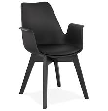 Chaise avec accoudoirs, en bois de hêtre de différentes couleurs. Chaise Avec Accoudoirs Mistral Noire Avec Pieds En Bois Noir