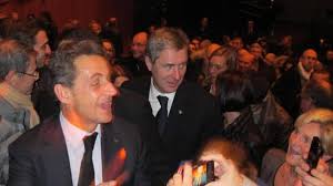 C'est alors qu'iltait content, eux derri?re et lui devant. Nicolas Sarkozy A L Ump Tous Derriere Et Lui Devant