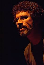 O Homem da Camisa Branca