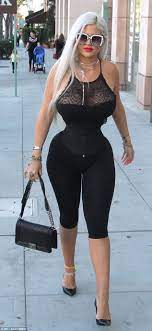 Sophia was pulled out of the house due to medical concerns for her as she was pregnant. German Star Sophia Vegas Flaunts World S Tiniest Waist Express Digest