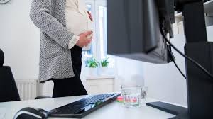 Zwischen dem dritten und dem achten geburtstag dürfen davon maximal 24 monate in anspruch genommen werden. Berufsleben Mehr Flexibilitat Fur Mehr Frauen Das Gilt Ab 2018 Im Mutterschutz Augsburger Allgemeine