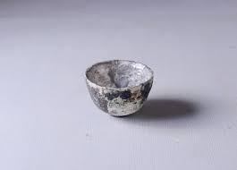 酒器 内側は銀彩 昨日の内側が金のとどちらが良いですかね 陶 伊藤慎 陶器 滋賀 器好きと繋がりたい 暮らしを楽しむ 土物 potter 伊藤慎 茶碗 ceramic 陶瓷 陶芸 ぐい decorative bowls silver rings bowl