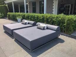 Im sommer mögen wir es nicht schwer sondern viel lieber luftig leicht, und dass spiegelt sich auch im interieur wieder: Lounge Bett Garten Lounge Betten Garten Dutch Riviera