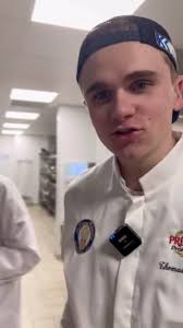 Notre boursier Thomas Le colvez qui nous montre tout son talent lors de  notre atelier autour de L'OEUF. , Découvrez sa recette et son parcours.  👨‍🍳, Son œuf coule-t-il à votre avis ? 👀 , Merci à…