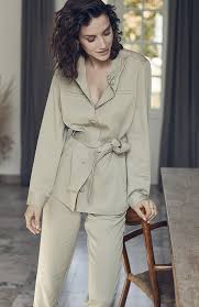 Lookbook Vetements Femme Automne 2019 Maison 123 Maison 123 Rejoins la communauté de mode de seconde main qui compte plus de 34 millions de membres. lookbook vetements femme automne 2019