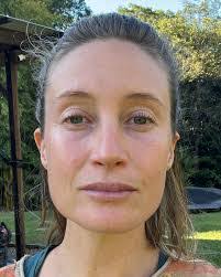 Laura Poole's Instagram, Twitter & Facebook