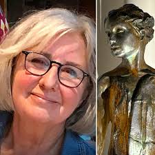 art haus SYR is proud to present Helen Bishop-Santelli @helenbishopsantelli  as part of our “JOY” group exhibition #nowonview About the Artist: I grew  up